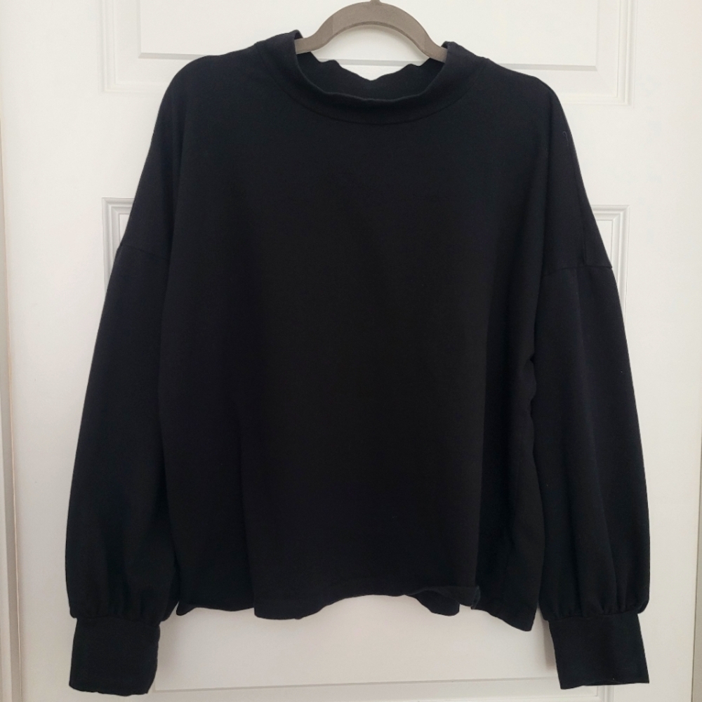 Nuggles Black Bell Sleeve Top, 3X